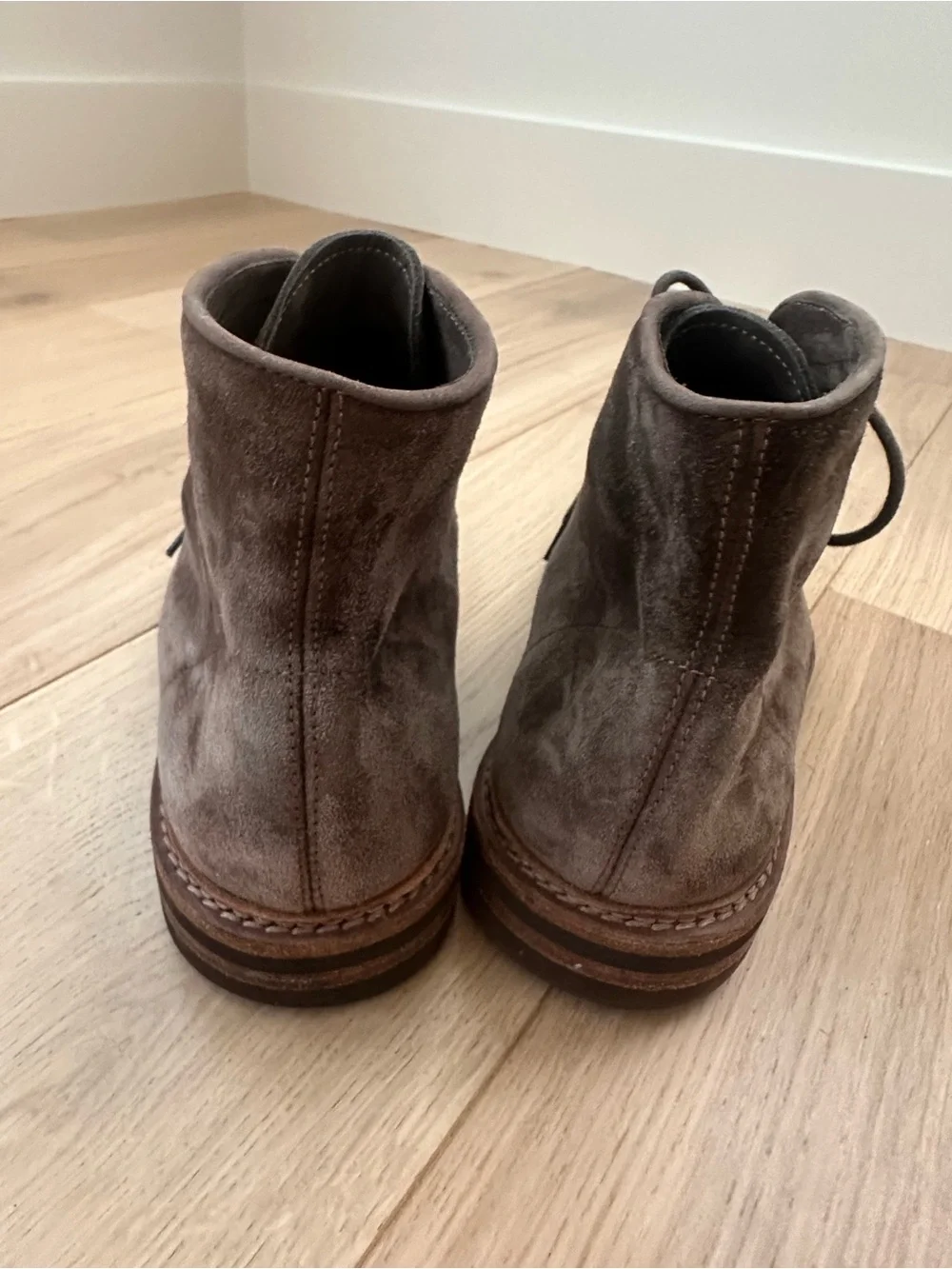 Men’s Suede Chukka Boots — Gray